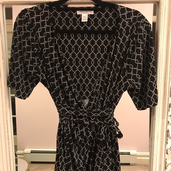 Motherhood maternity wrap dress - Picture 5 of 6